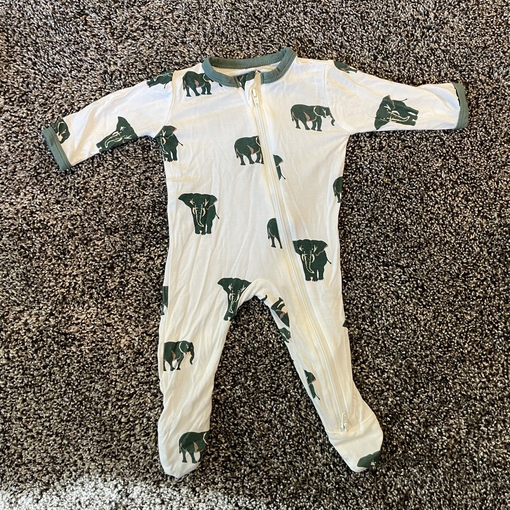 Kyte baby elephant zip sleeper Newborn